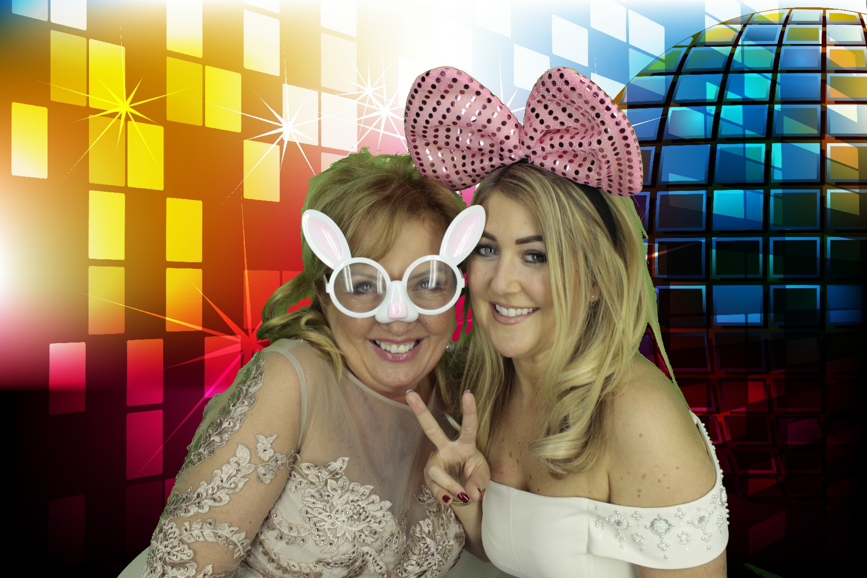 SHARON'S BIRTHDAY | View more photos from the event at gallery.myphotoboothexperience.co.uk/u/MyPhotoBoothExperienceLtd/SHARONS-BIRTHDAY